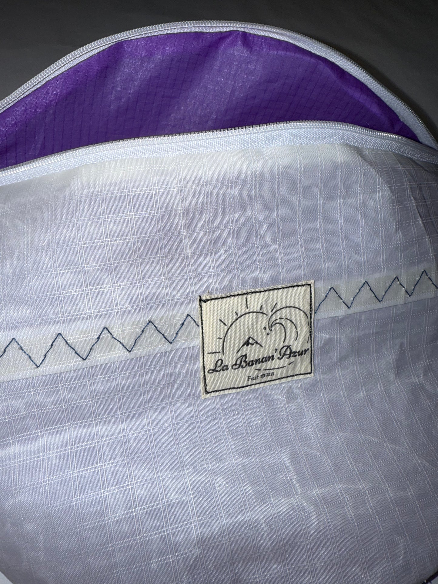 Banane Blanche - Intérieur violet - 100% voiles recyclées