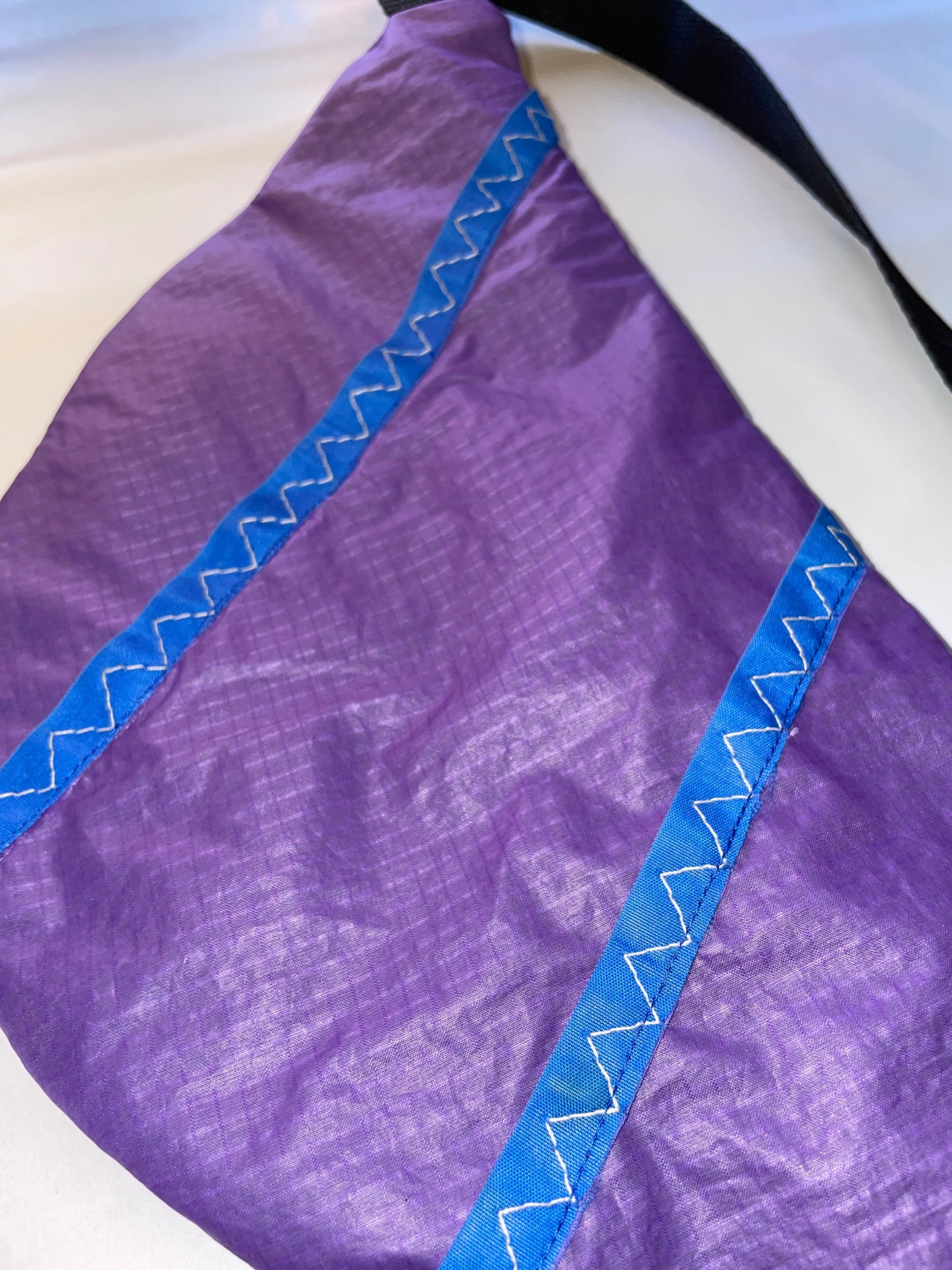 La Banane violette et bleue