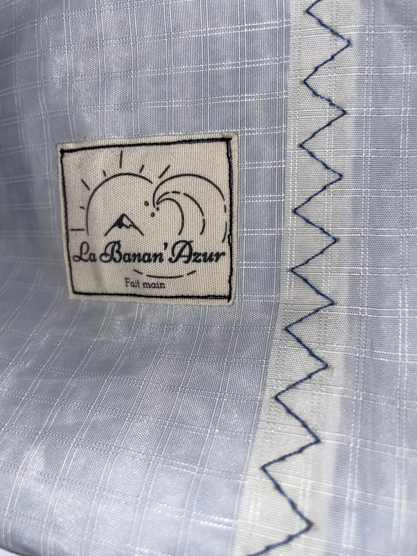 Banane Blanche - Intérieur bleu - 100% voiles recyclées