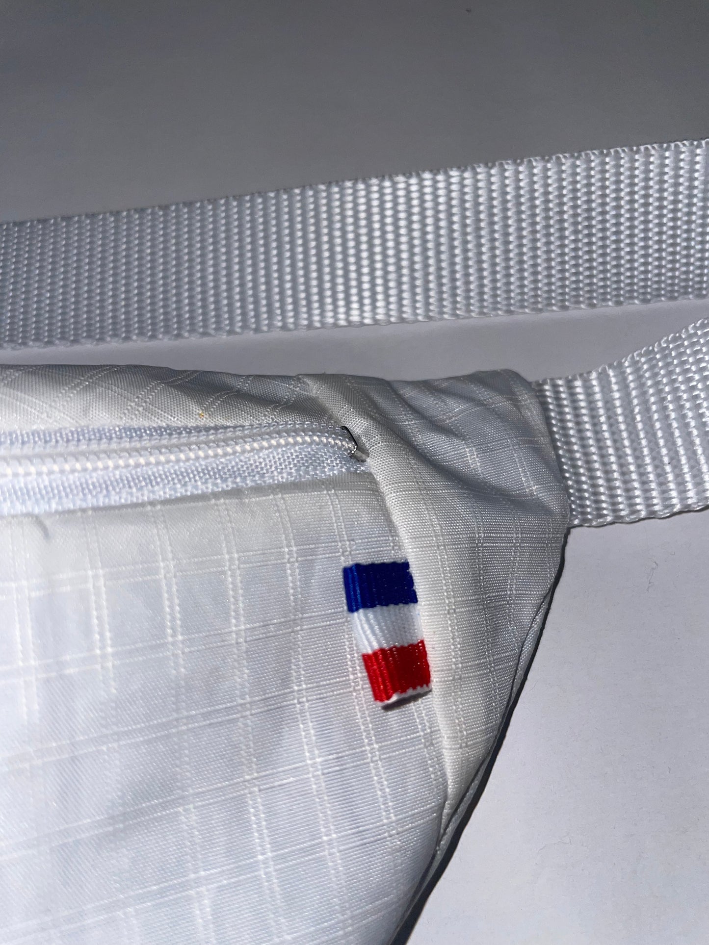 Banane Blanche - Intérieur violet - 100% voiles recyclées