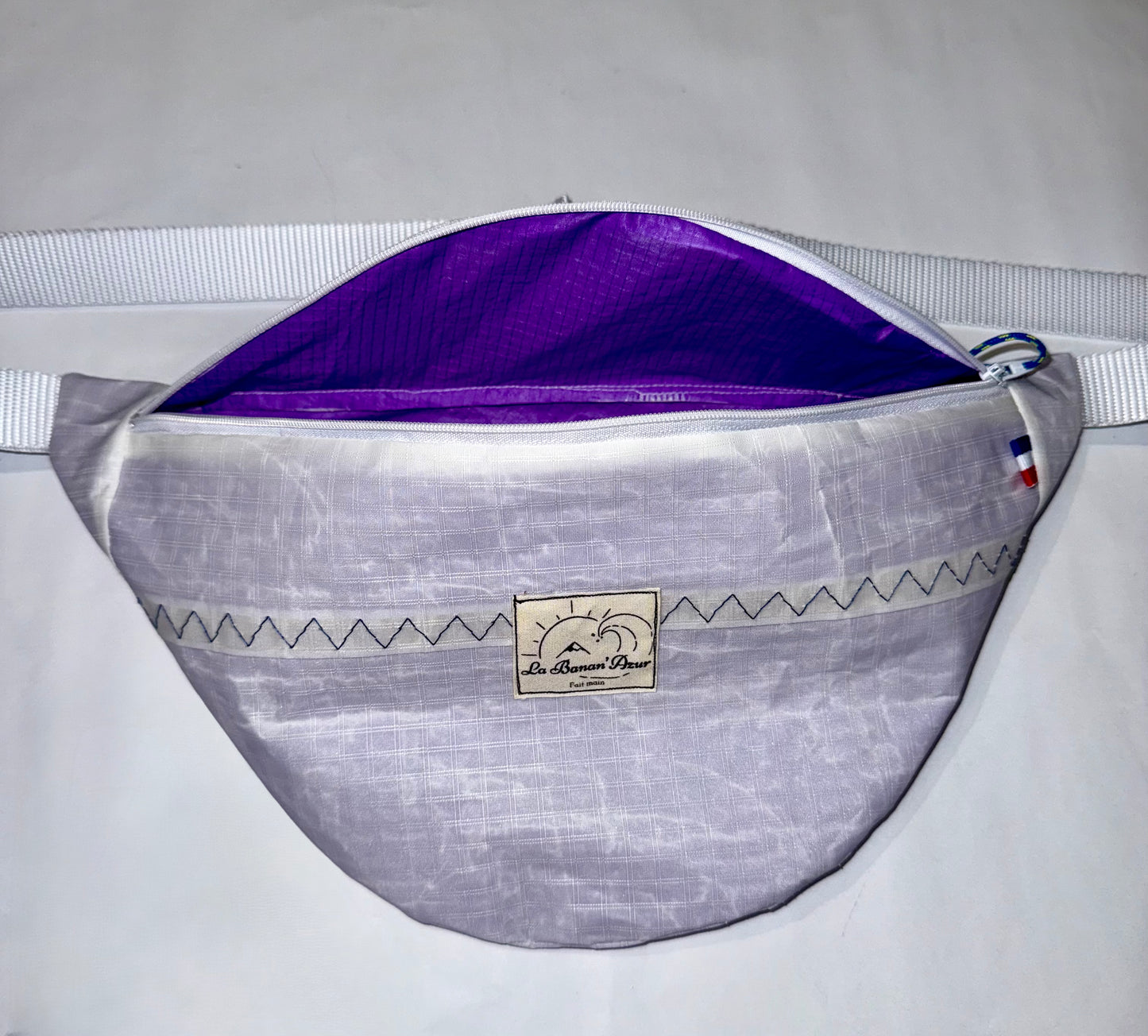 Banane Blanche - Intérieur violet - 100% voiles recyclées