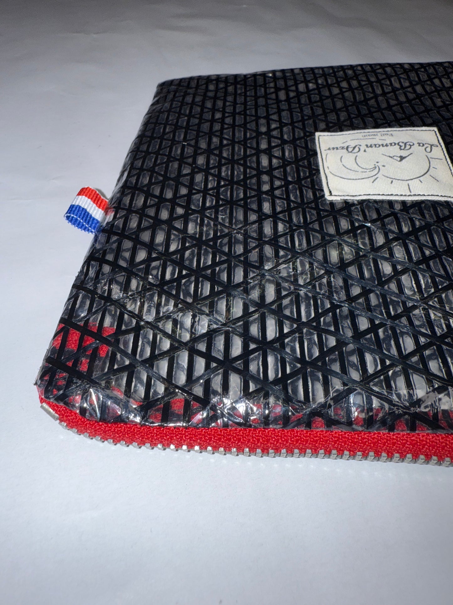 Pochette noire et rouge - 100% voile